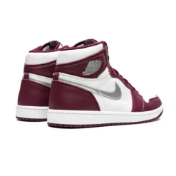 Air Jordan 1 Retro High OG Bordeaux