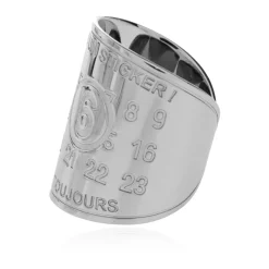 Anillo con Logo Grabado