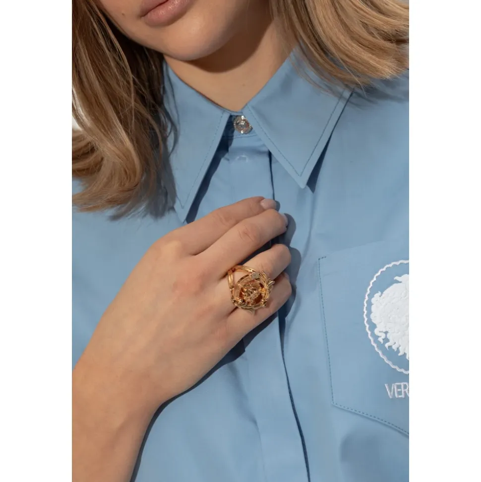 Anillo con motivo de cabeza de Medusa