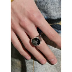 Anillo grabado con estrella