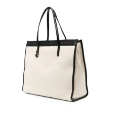 A106 Tote