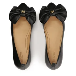 Bailarinas negras con lazos grandes