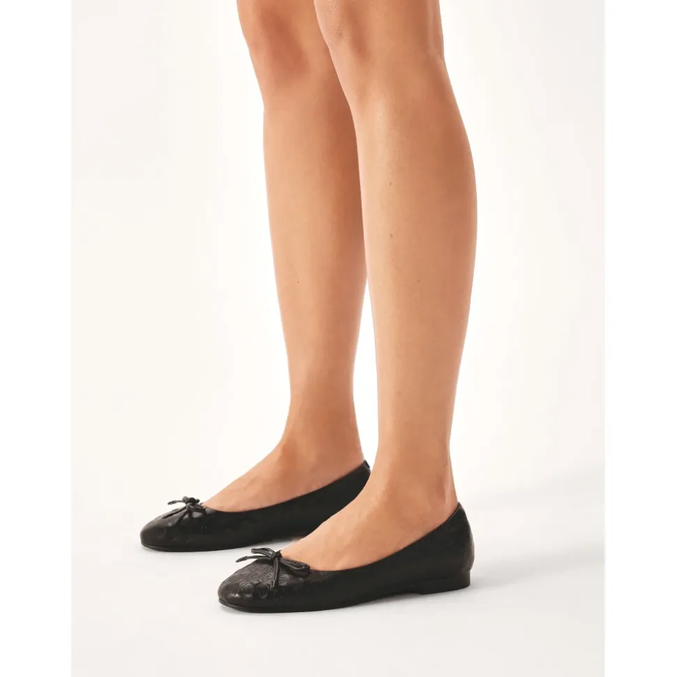 Bailarinas negras con monograma en relieve