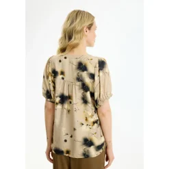 Blouses & Shirts