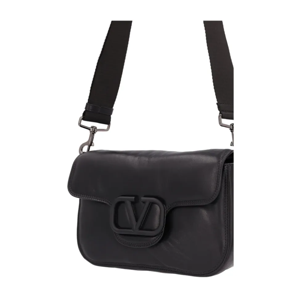 Bolso bandolera de cuero con logo V