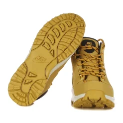 Bota alta de cuero marrón con cierre de cordones