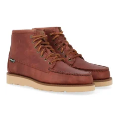 Bota de cuero liso con puntera mocasín