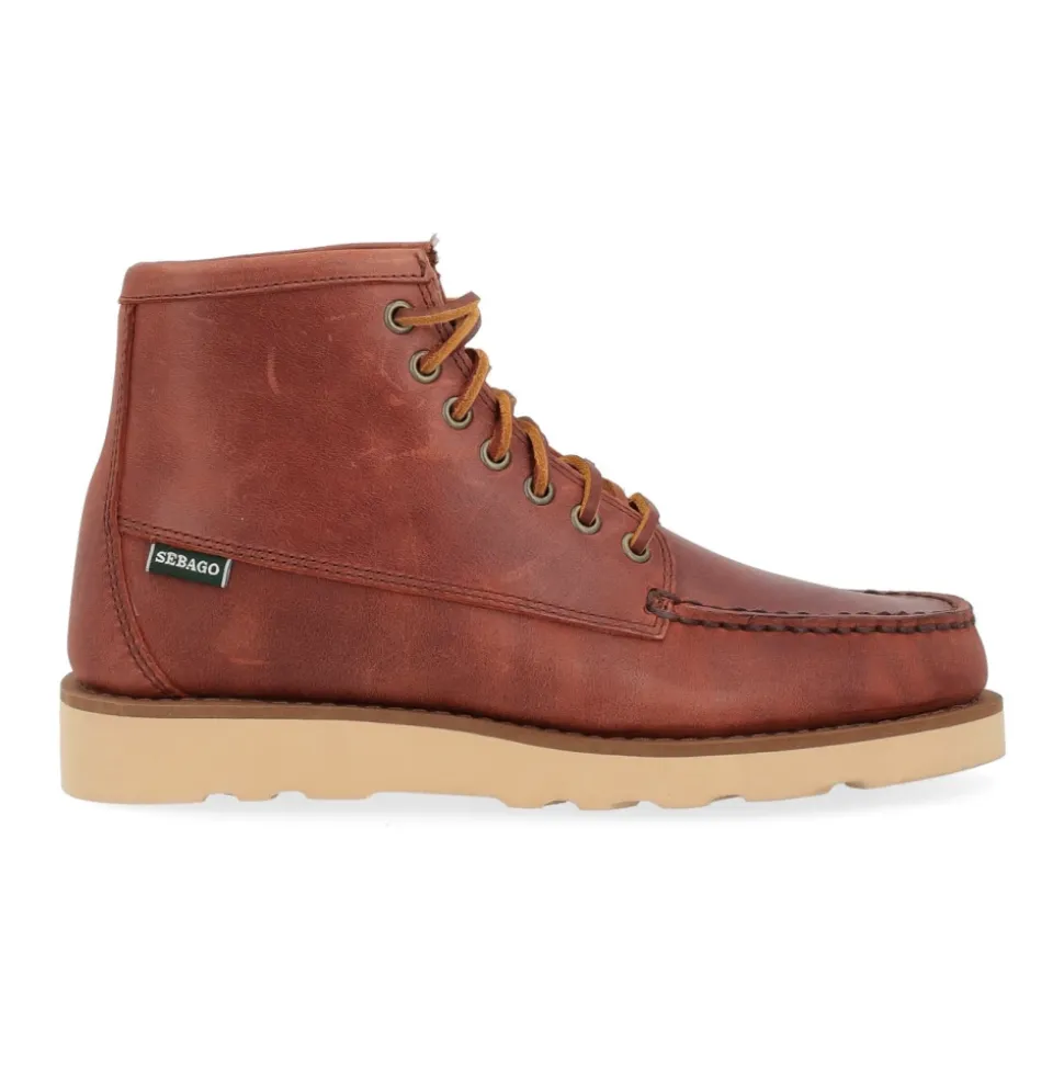 Bota de cuero liso con puntera mocasín