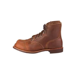 Botas con cordones