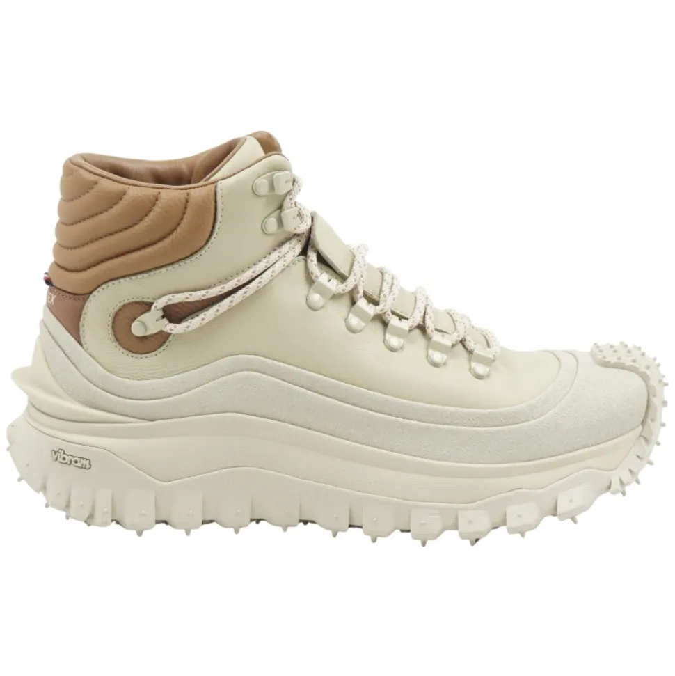 Botas con cordones