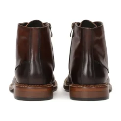 Botas marrones de hombre con caña alta
