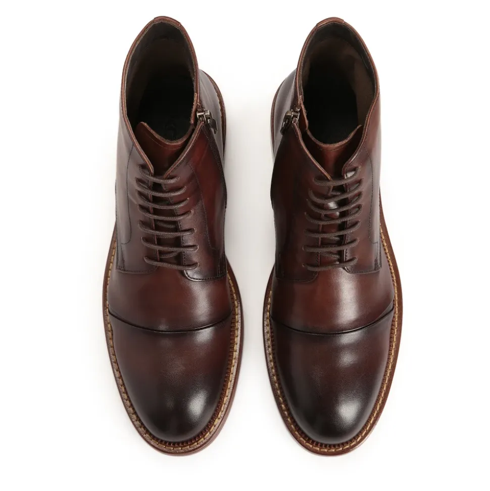Botas marrones de hombre con caña alta
