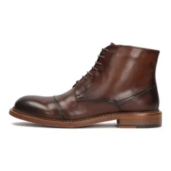Botas marrones de hombre con caña alta