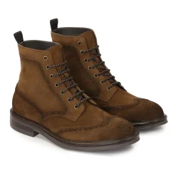 Botines de ante con adornos y cordones