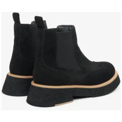 Botines negros de ante con detalles marrones