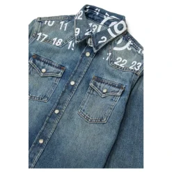 Camisa Abotonada con Estampado Gráfico