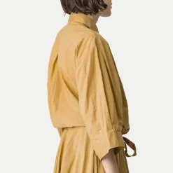 Camisa con Dobladillo Ajustable