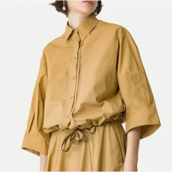 Camisa con Dobladillo Ajustable