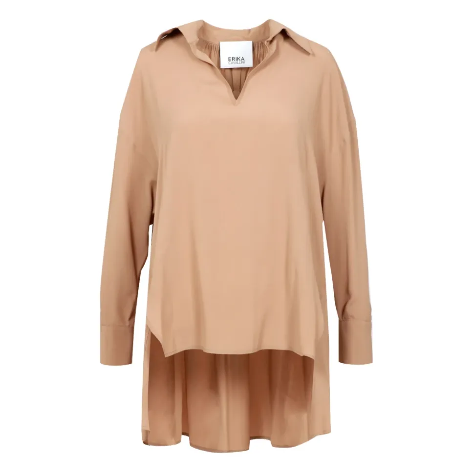 Camisa de cuello ancho en V