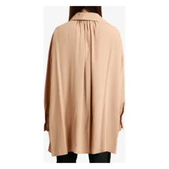 Camisa de cuello ancho en V