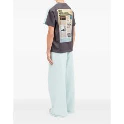 Camiseta con anuncio de teléfono