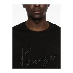 Camiseta con Bordado Signature