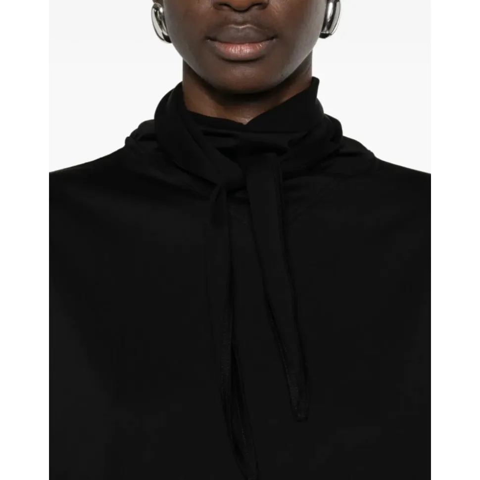 Camiseta con Foulard