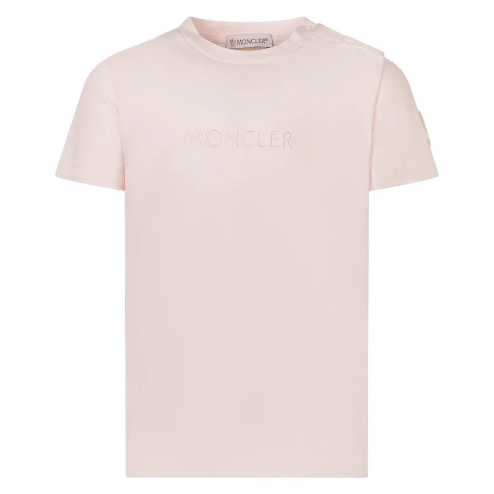 Camiseta con logo bordado