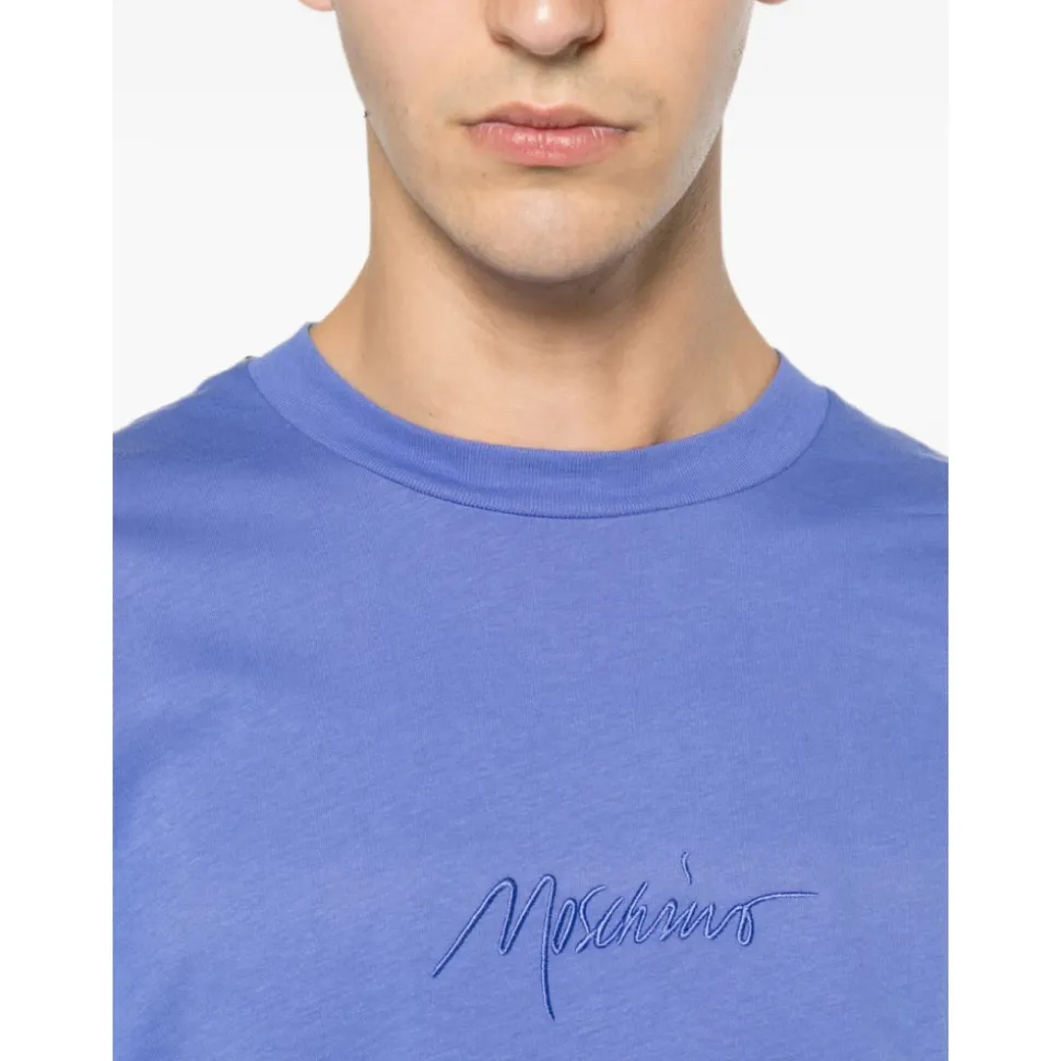 Camiseta con logo bordado cuello redondo
