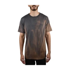 Camiseta con logo en relieve