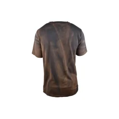 Camiseta con logo en relieve