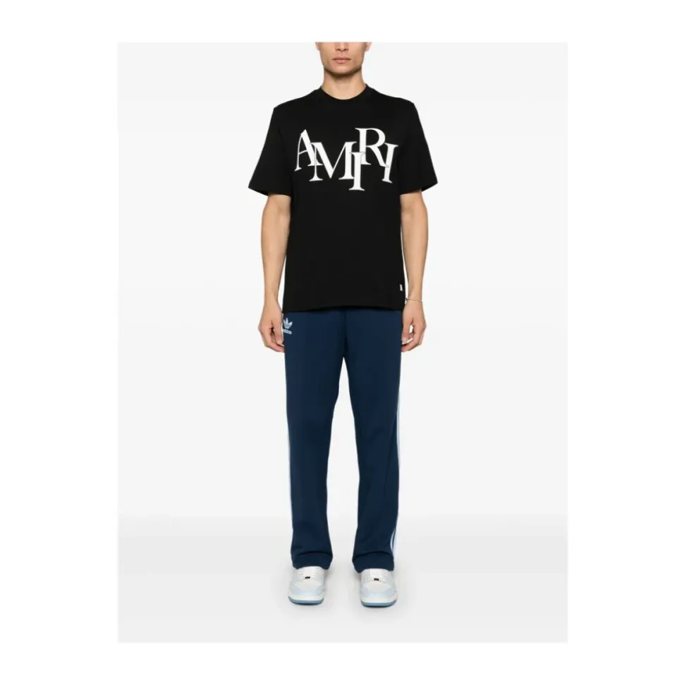 Camiseta con Logo Escalonado