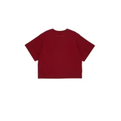 Camiseta con logo, pedrería y bajo asimétrico