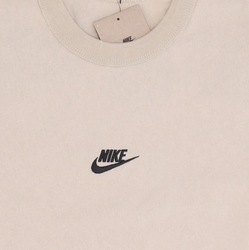 Camiseta Nike Premium Essentials Sust Tee Rattan