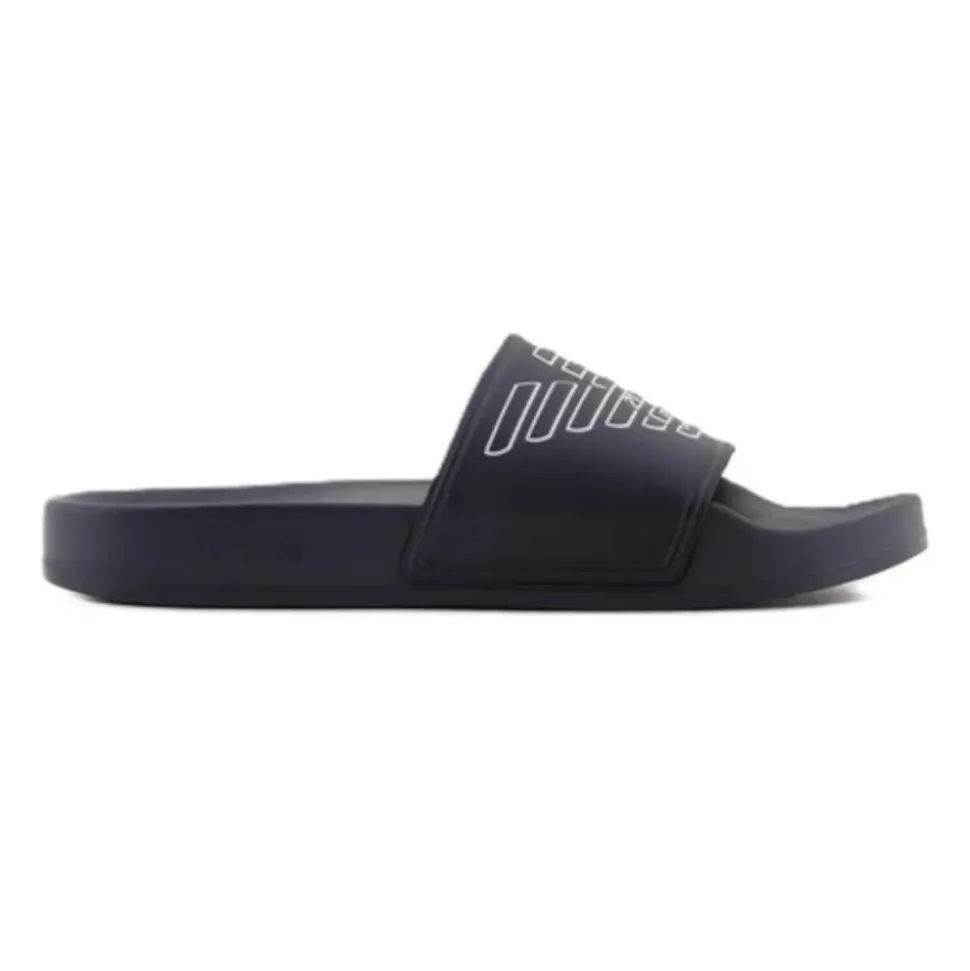 Chanclas y sandalias azules