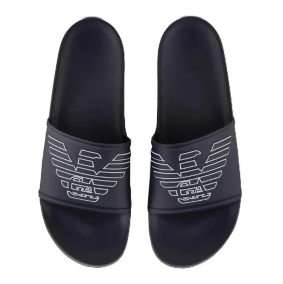 Chanclas y sandalias azules