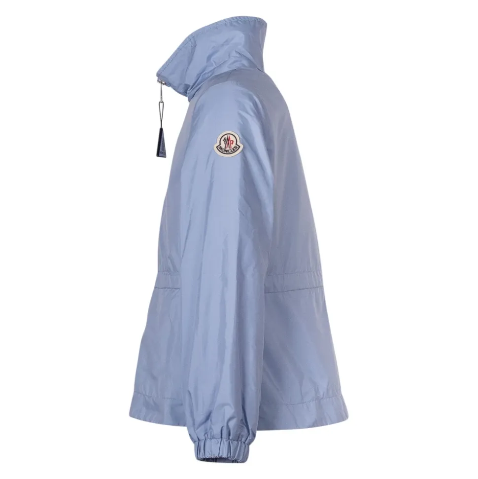 Chaqueta con cremallera y cuello alto