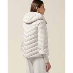 Chaqueta de plumón con capucha y puños