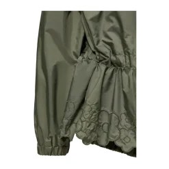 Chaqueta Impermeable con Capucha y Bordado Manolya