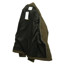Chaqueta rompevientos verde con forro