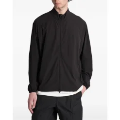 CHAQUETA SPORT NEGRA LOGO GOMA