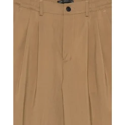 Chinos