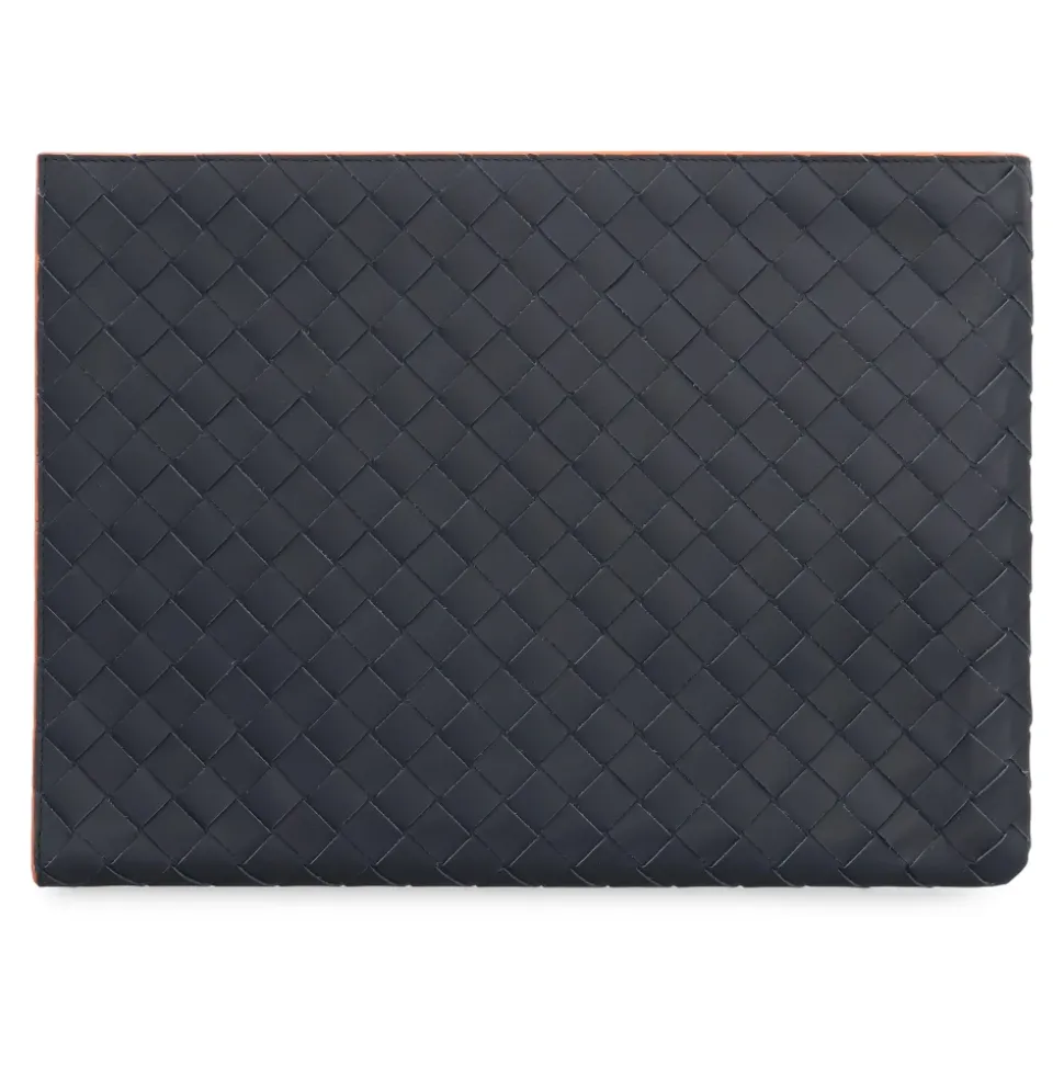 Clutch de cuero con motivo Intrecciato