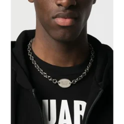 Collar con Cadena y Etiqueta de Logo