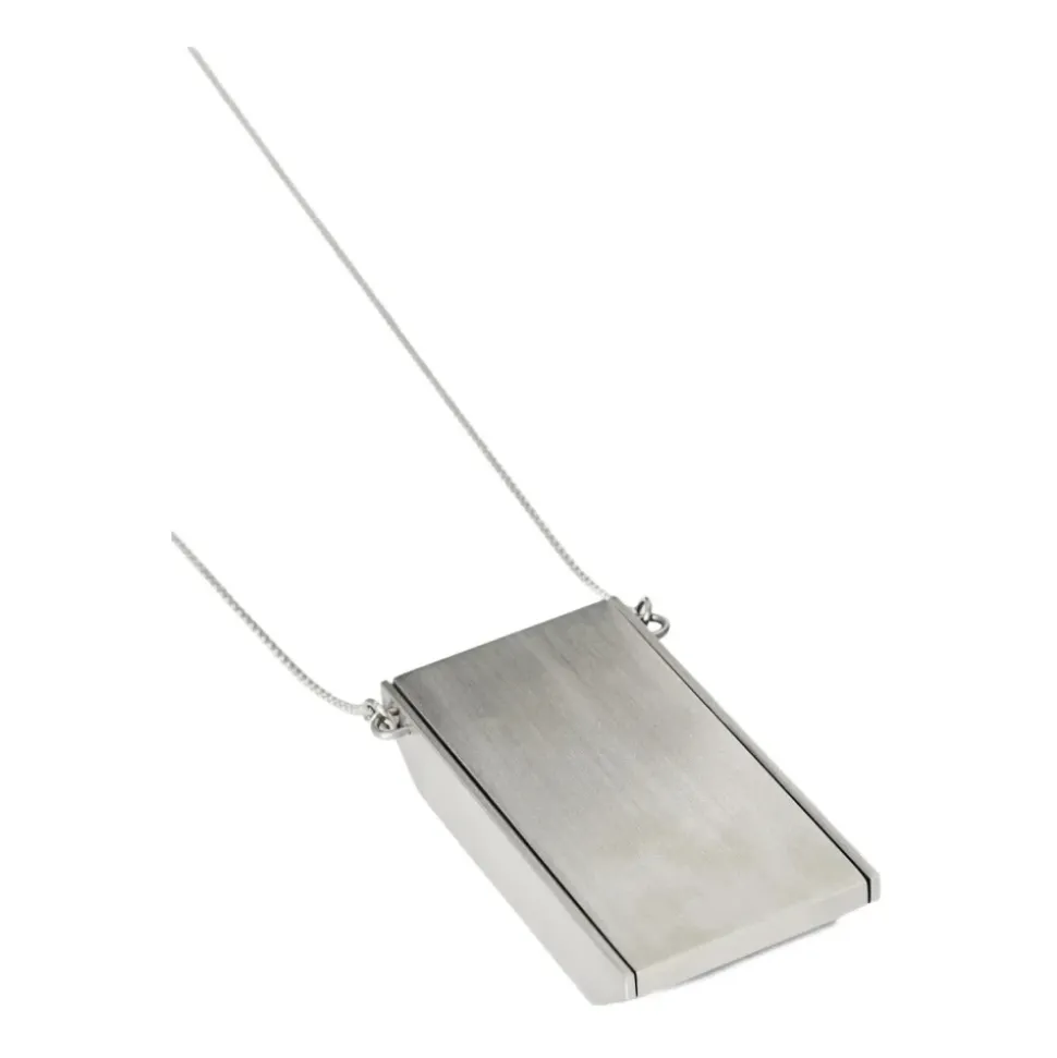 Collar con cenicero portátil