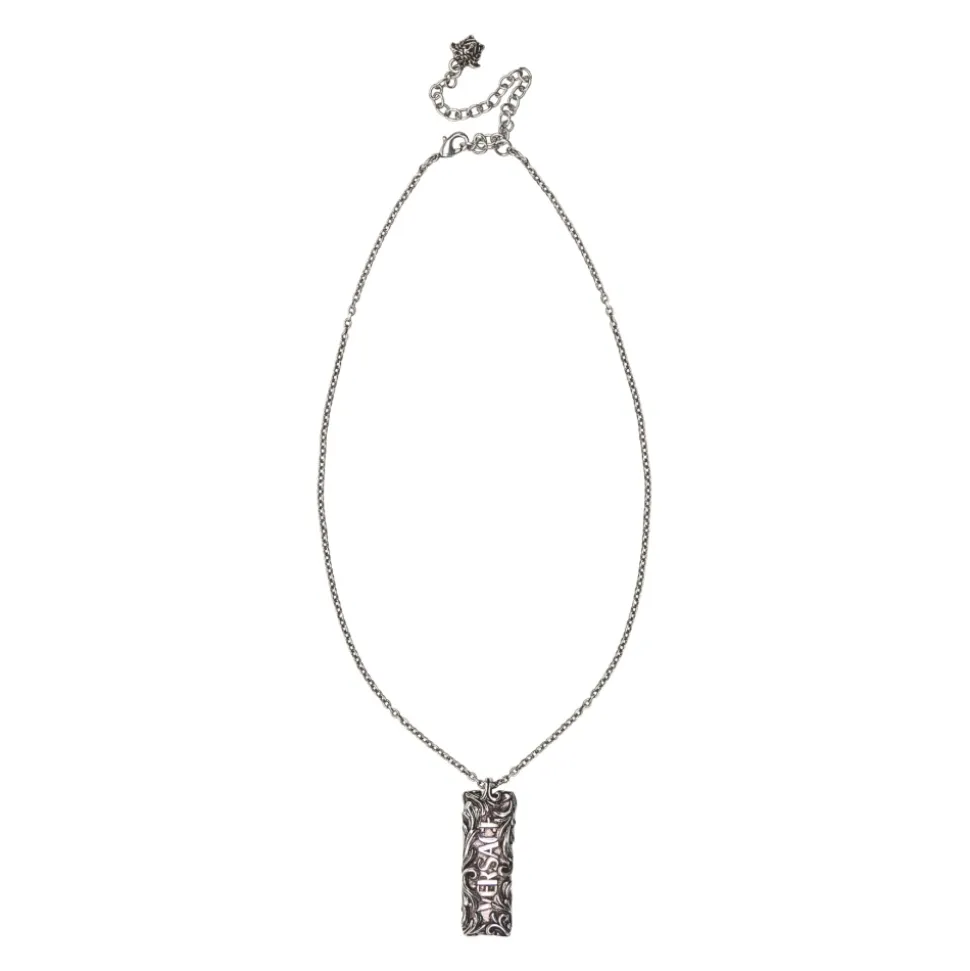 Collar con colgante de logotipo