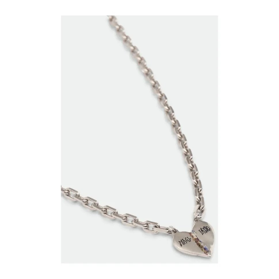Collar de latón chapado en oro y plata con dijes