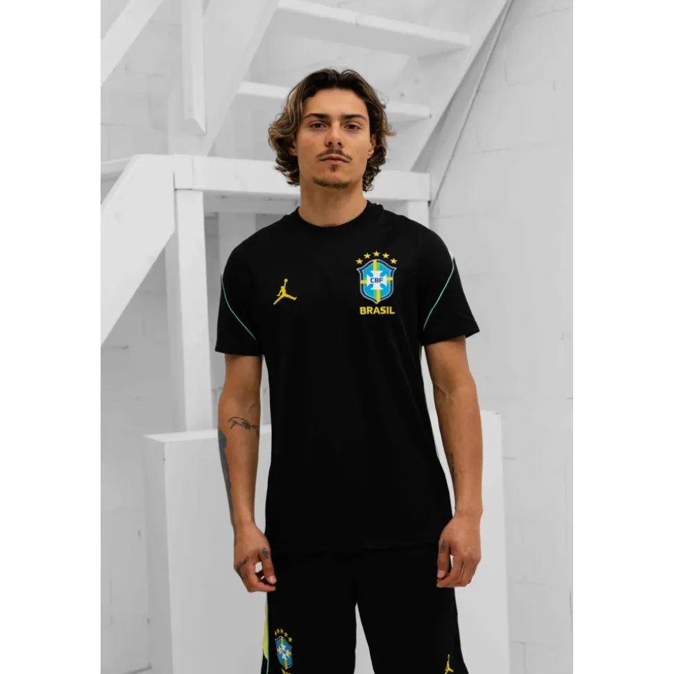 Conjunto Strike Jordan Brasil 2026/2028