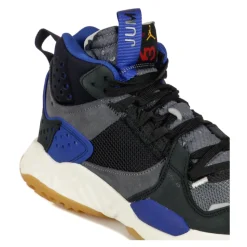 Delta Mid High Shoe