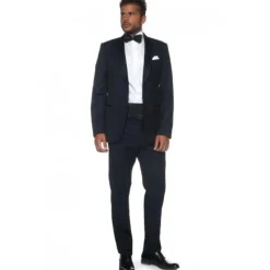 Elegante Esmoquin con Solapa Redonda de Satén